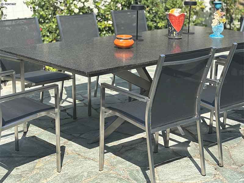 Gartentisch mit Granitplatte