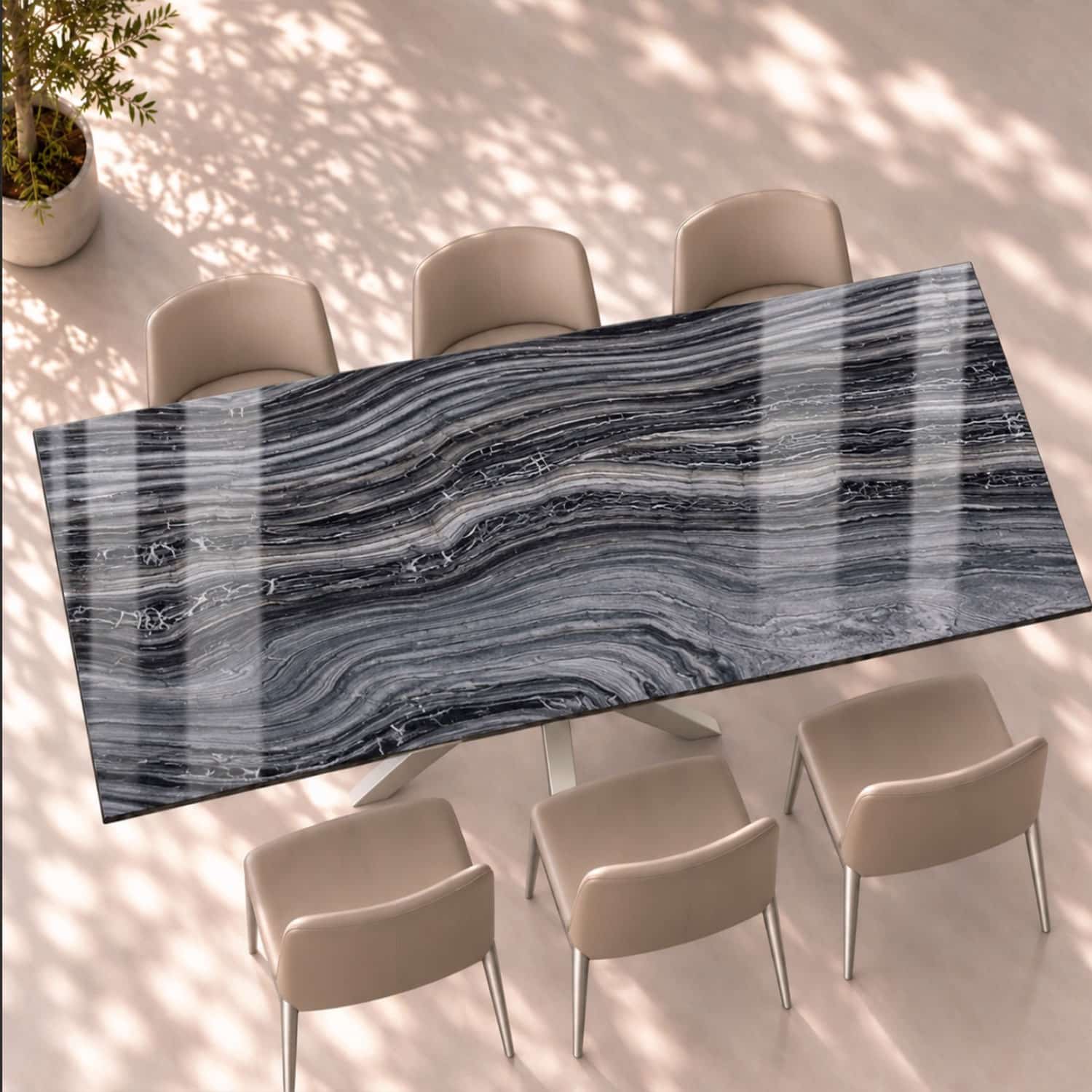 Esstisch LUMU aus Marmor mit Silver Blue Wave Steinplatte in Grau-Blau, markanten schwarzen Bändern und Kreuztischgestell aus gebürstetem Edelstahl